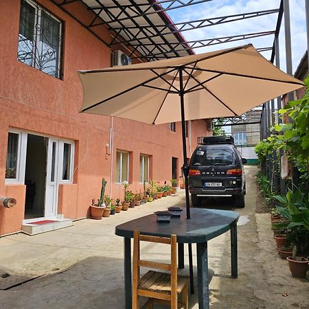 Guest House Amo Kutaissi Exterior foto